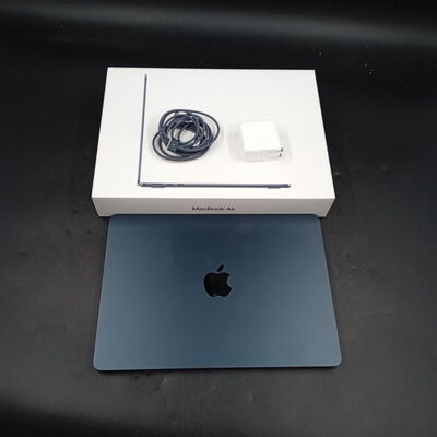 【大須店】中古  MacBook Air 13インチ (M4、2025) M4(CPU:10C/GPU:8C) 16GB/256GB ミッドナイト MW123J/A 4990001238 