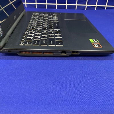 【横浜駅前店】中古  MSI  Venturepro A14 AI+ A3HW (AMD Ryzen AI 7 350/32GB/RTX5060//W11H/有線LAN◯無線LAN◯) 3400009060 