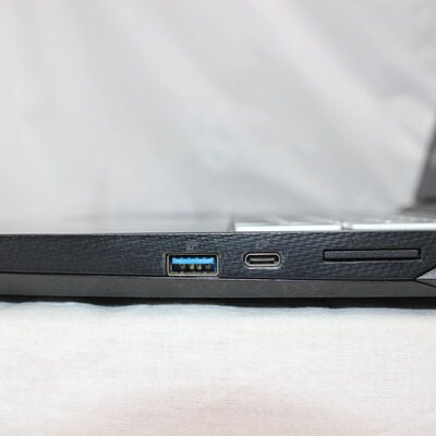 【通販センター】中古  GIGABYTE AORUS 7 NA(Intel Core i7 9750H/16GB DDR4 (PC4)/SSD256GB+HDD1TB/なし/NVIDIA GeForce GTX 1650 4GB/17.3/1920x1080/Wi-Fi/W11H64 MAR) 199699 