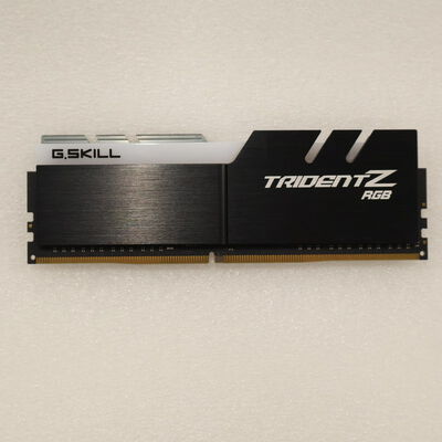 【通販センター】中古  PC4-25600 8GB デスクトップ用(DDR4-3200) 140727 