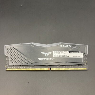 【熊本浜線店】中古  TEAMGROUP T-Force Delta TF3D416G3200HC16FBK(DDR4 16GB) 5370000411 