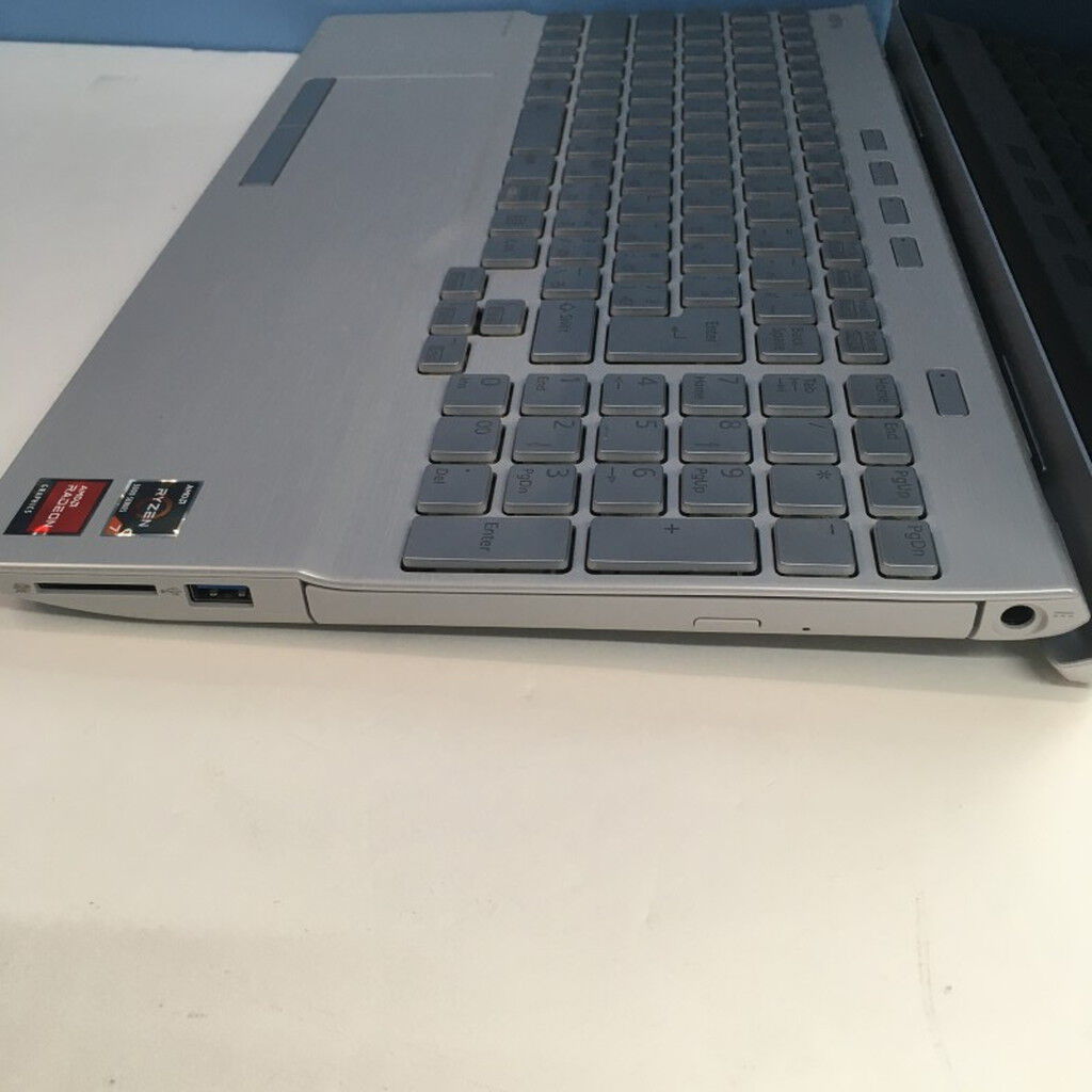 中古 FUJITSU LIFEBOOK AH(Ryzen 7 5700U/16GB/SSD512GB/W11H