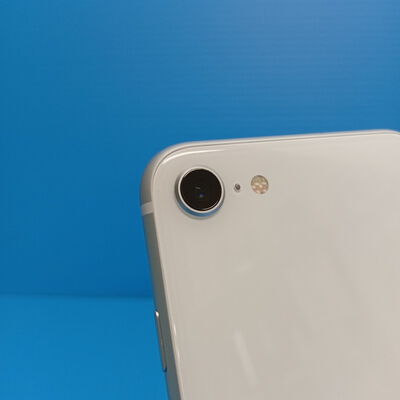 【大須店】中古  【au】Apple iPhoneSE 4.7インチ (第2世代/2020) 64GB (ホワイト) MHGQ3J/A 新パッケージ版 146172 