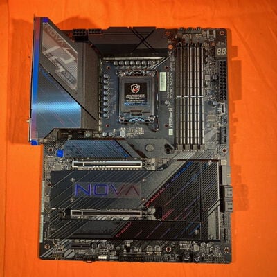 【なんば店】中古  ASRock Z790 Nova WiFi (Z790 1700 ATX DDR5) 183198 