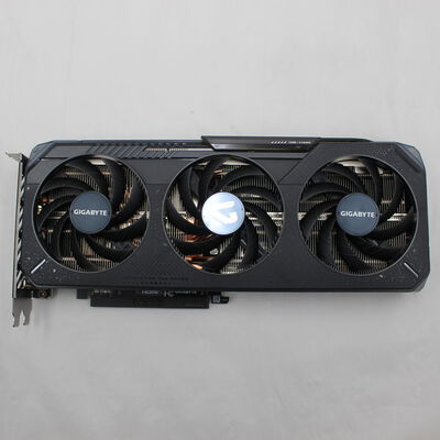 【通販センター】中古  GIGABYTE GV-R9060XTGAMING OC-16GD (RX9060XT 16G) 179900 