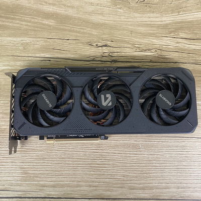 【広島店】中古  GIGABYTE GV-R9060XTGAMING OC-16GD (RX9060XT 16G) 179900 