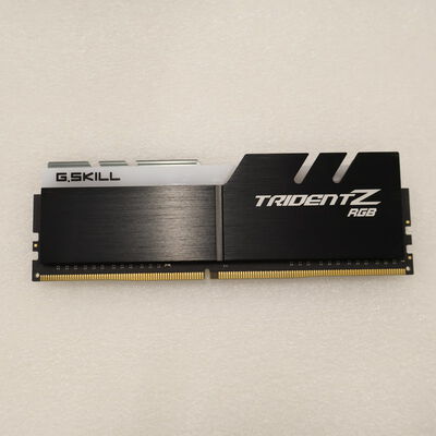 【通販センター】中古  PC4-25600 8GB デスクトップ用(DDR4-3200) 140727 