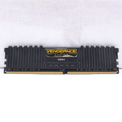 【通販センター】中古  PC4-25600 8GB デスクトップ用(DDR4-3200) 140727 