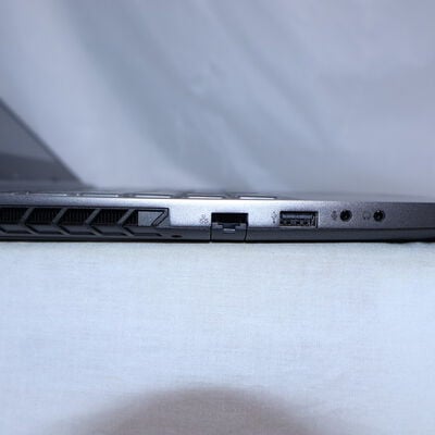 【通販センター】中古  THIRDWAVE raytrek R5(Intel Core i7 10875H/32GB DDR4 (PC4)/SSD1TB/なし/NVIDIA GeForce RTX 2060 6GB/15.6/1920x1080/Wi-Fi/W11H64 MAR) 204824 