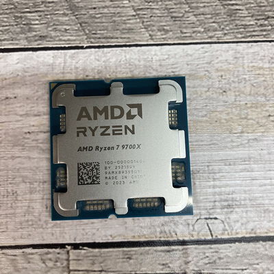 【広島店】中古  AMD Ryzen 7 9700X (AM5/3.8GHz/40M/C8/T16/65W) 169022 
