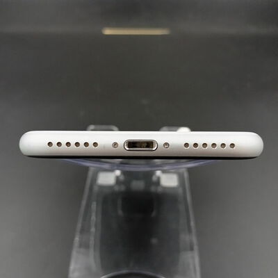 【大須店】中古  【SIMロック解除済み】【au】Apple iPhoneSE 4.7インチ (第2世代/2020) 64GB (ホワイト) MHGQ3J/A 新パッケージ版 155748 