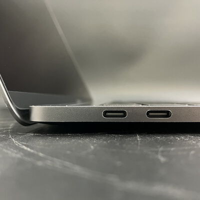 【大須店】中古  Apple MacBook Pro 13インチ (i5 1.4GHz/8GB/256GB) スペースグレイ Touch Bar搭載 MUHP2J/A (Mid 2019) 141234 