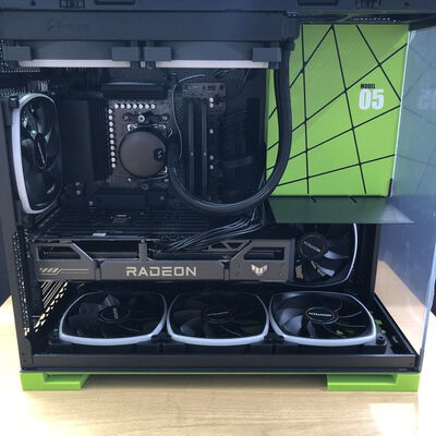 【甲府飯田店】中古  自作パソコン (Ryzen 7 9800X3D/32GB/SSD1TB/RX9070XT) 4720001591 