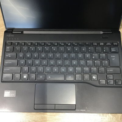 【松山環状枝松店】中古  FUJITSU LIFEBOOK UH90/J3(Core Ultra7 155H/16GB/SSD512GB/なし/オンボード/14/1920&times;1200/W11H) 4560001565 