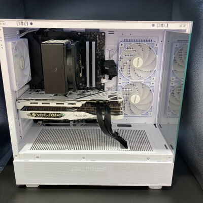 【宇都宮鶴田店】中古  自作デスクトップパソコン(Ryzen 5 9600X/32GB/SSD500GB/RX7800XT/OS無) 179395 
