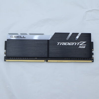 【通販センター】中古  PC4-25600 8GB デスクトップ用(DDR4-3200) 140727 
