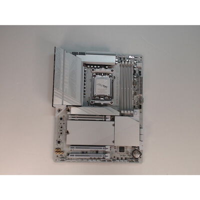 【前橋ｲﾝﾀｰｱｶﾏﾙ店】中古  GIGABYTE X870 A ELITE WF7 ICE(X870 ATX AM5 DDR5) 172208 