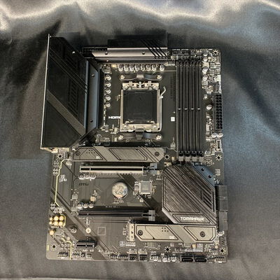 【横浜駅前店】中古  MSI MAG B650 TOMAHAWK WIFI (B650 AM5 ATX DDR5) 168272 