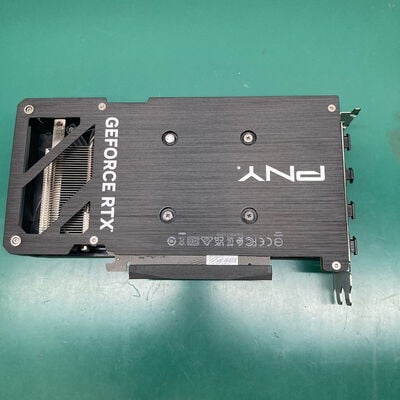 【浦添城間店(沖縄)】中古  PNY GeForce RTX 4060 8GB VERTO VCG40608DFXPB1（RTX4060 8GB） 3480038757 