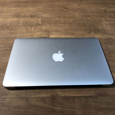 【姫路店】中古  Apple MacBook Air (11.6 i5/1.3G 128GB) MD711J/A 122499 