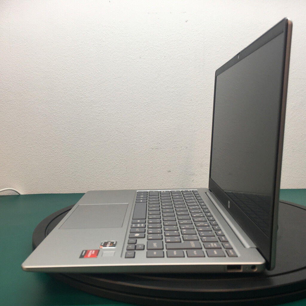 中古 HP Laptop 14-em0xxx(Ryzen 5 7530U/16GB/SSD512GB/オンボード