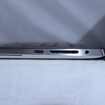 【通販センター】中古  DELL XPS15 201552 
