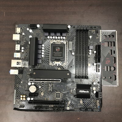 【福山ココローズ店】中古  ASRock B760M PG Lightning/D4(B760 1700 mATX DDR4) 5090000905 