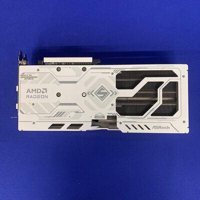【横浜駅前店】中古  ASRock RX9060XT SL 16GO(RX9060XT Steel Legend 16G) 179896 