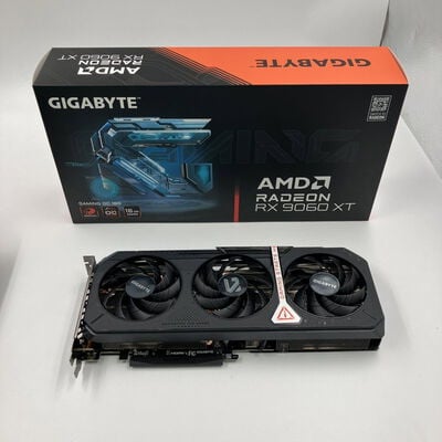 【なんば店】中古  GIGABYTE GV-R9060XTGAMING OC-16GD (RX9060XT 16G) 179900 