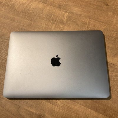 【姫路店】中古  Apple MacBook Pro 13.3インチ (Core i5 1.4GHz/8GB/256GB) スペースグレイ Touch Bar Magic Keyboard搭載モデル MXK32J/A (Early 2020) 142634 