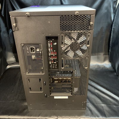 【横浜駅前店】中古  自作PC ミドルタワーゲーミングPC (AMD Ryzen 7 9800X3D /64GB/SSD2TB/RTX5080/Wし/有線LAN◯無線LAN?) 3400009410 
