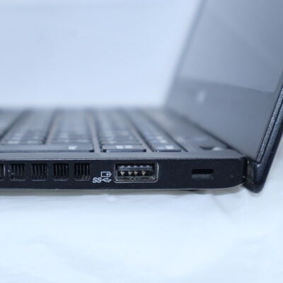 【通販センター】中古  【ジャンク品/保証無/返品質問不可】VAIO VAIO VJPG11C12N (Intel Core i7 8550U 1.8GHz/8GB/SSD256GB/なし/オンボード/13.3/1920x1080/Wi-Fi/WEBCAM/OSなし) 184426 