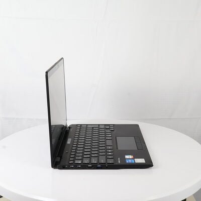 【通販センター】中古  FUJITSU LIFEBOOK UH10/E3 FMVUU1FUV3 (Intel Core  i7 1135G7 2.40GHz/8GB/SSD256GB/-/オンボード/13.3/1920x1080/Wi-Fi/WEBCAM/W11H64 MAR) 186348 