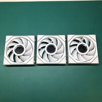 中古  Lian Li UNI FAN TL 120 LCD WIRELESS WT 3Pack UF-TL120-LCD-WLS-3W (120mm ホワイト 3個パック) 4990000970 