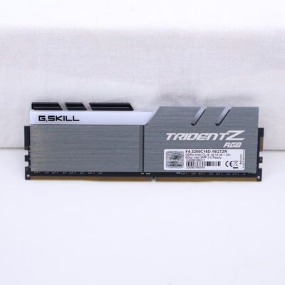 【通販センター】中古  PC4-25600 8GB デスクトップ用(DDR4-3200) 140727 