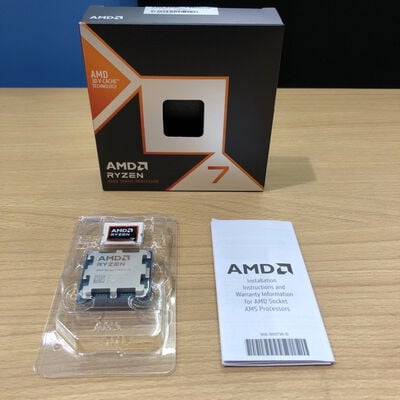 【甲府飯田店】中古  AMD Ryzen 7 9850X3D (AM5/4.7/104M/C8/T16/120W) 188690 