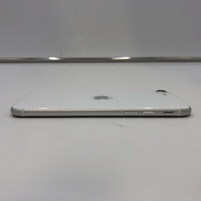 【福井日之出店】中古  【docomo】Apple iPhoneSE 4.7インチ (第2世代/2020) 64GB (ホワイト) MHGQ3J/A 新パッケージ版 146163 