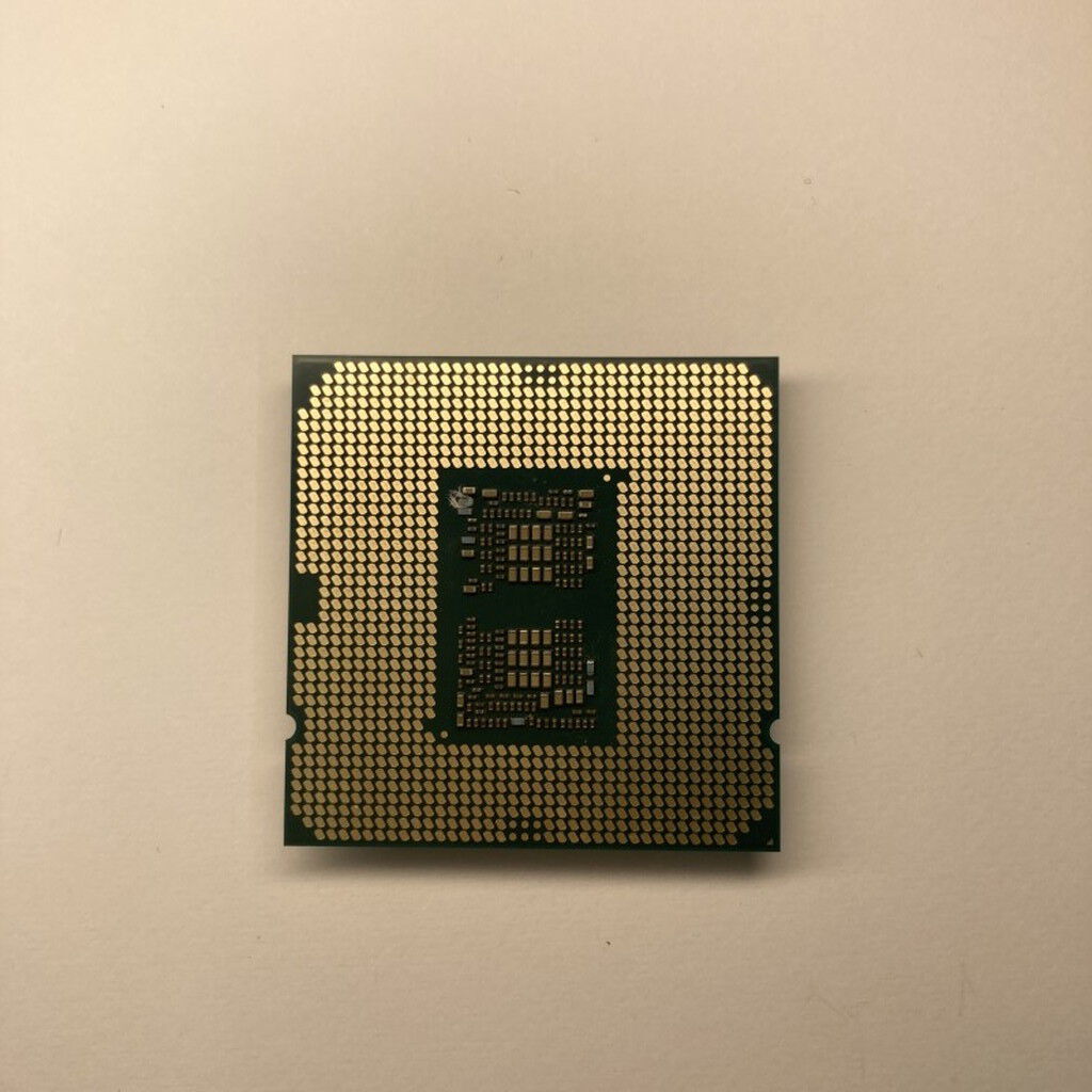 中古 INTEL Core i7 10700K (1200/3.8G/16M/C8/16) 142592 （386144