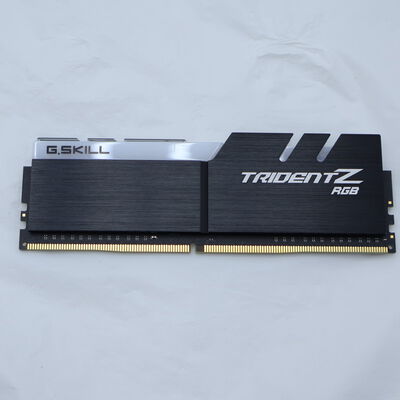 【通販センター】中古  PC4-25600 8GB デスクトップ用(DDR4-3200) 140727 