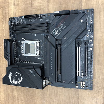 【宇都宮鶴田店】中古  MSI MPG X670E CARBON WIFI (X670E AM5 ATX DDR5) 152473 