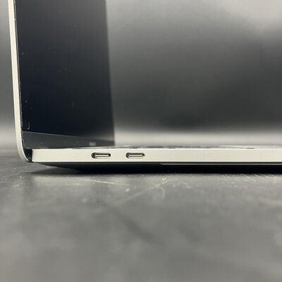 【熊本浜線店】中古  Apple MacBook Pro 13.3インチ (Core i5 2.0GHz/16GB/512GB) シルバー Touch Bar Magic Keyboard搭載モデル MWP72J/A (Early 2020) 4860000915 