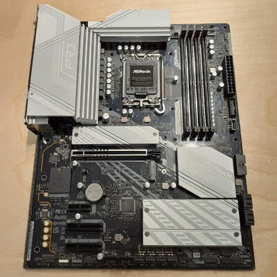 【鹿児島店】中古  ASRock Z890 Pro RS WiFi (Z890 1851 ATX DDR5) 172169 