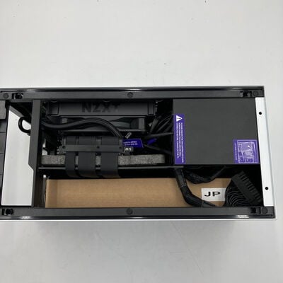【なんば店】中古  NZXT CS-H11BW-JP(H1 Version2 WH mini-ITX 750w) 3280023702 