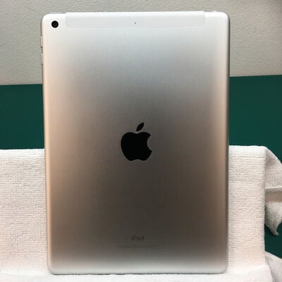 【佐賀南部バイパス店】中古  【SIMロック解除済み】【au】Apple iPad (2017) Wi-Fi + Cellular 32GB シルバー 整備済み再生品 NP1L2J/A 164188 