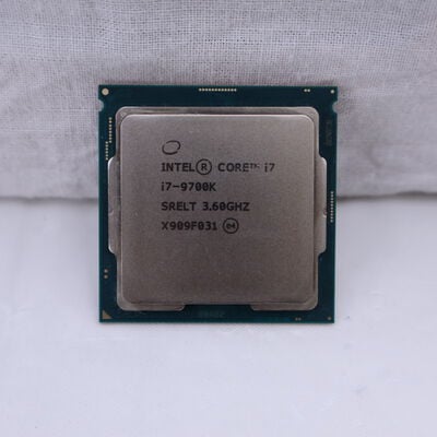 【通販センター】中古  INTEL Core i7 9700K (1151/3.60GHz/12M/C8/T8) 138481 