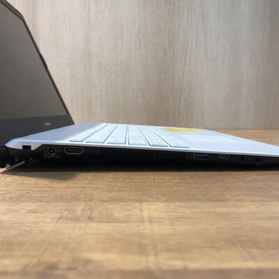 【姫路店】中古  Mouse MB-B507H(i7-8550U/8GB/SSD512GB/W11H) 4740001270 