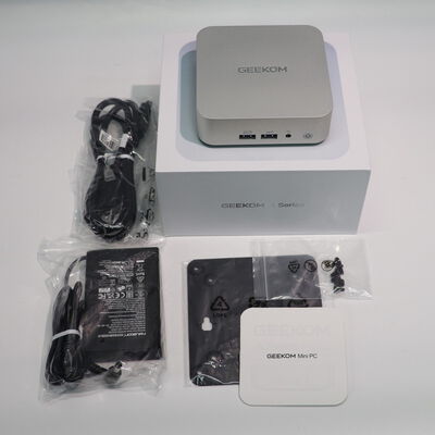 【札幌店】中古  GEEKOM ミニPC(Ryzen 7 6800H/32GB/SSD1TB/光学ドライブなし/オンボード/W11P) 3210015601 