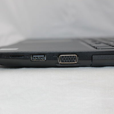 【通販センター】中古  DELL Vostro 3590(Intel Core i5 10210U 1.60GHz/16GB DDR4/SSD256GB/-/オンボード/15.6/1920x1080/GbE/Wi-Fi/WEBCAM/W11P/VBT) 197858 