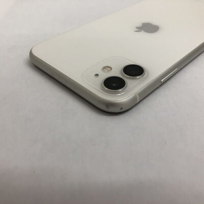 【福山ココローズ店】中古  【SIMロック解除済み】【au】 Apple iPhone11 128GB (ホワイト) MWM22J/A 155394 