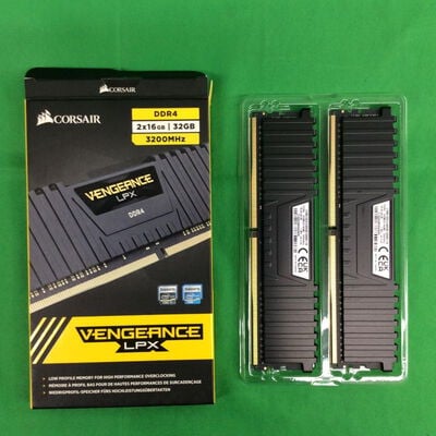 【川崎店】中古  Corsair CMK32GX4M2E3200C16(DDR4 PC4-25600 16GBx2 デスクトップ用) 3170007045 